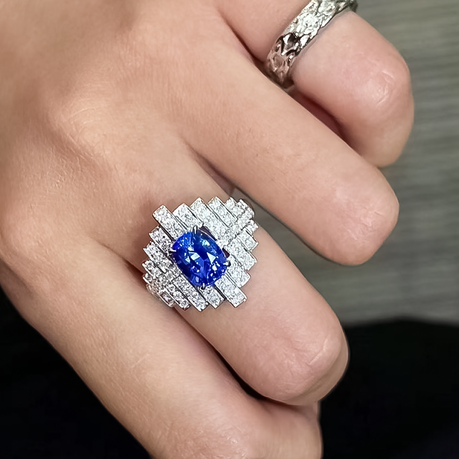 Elegant 4 ctw Oval Cut Sapphire Ring -JOSHINY