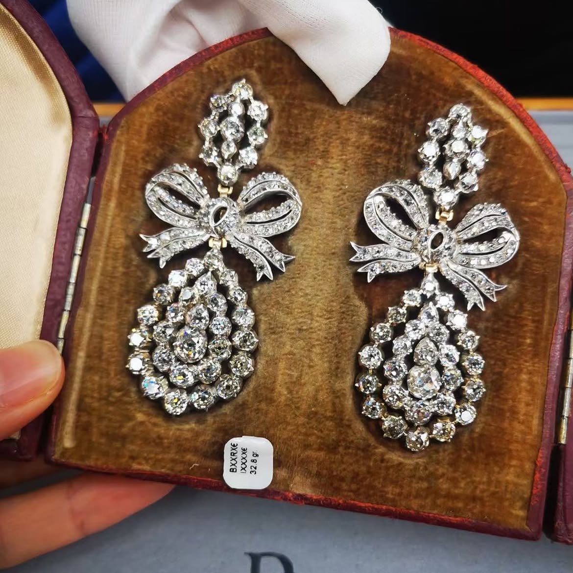 【In Stock】Luxurious Vintage 7ctw Round Cut White Gemstone Bow Earrings -joshiny