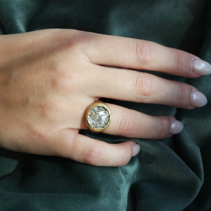 1.5ctw Baguette Cut White Gemstone Seal Ring -JOSHINY