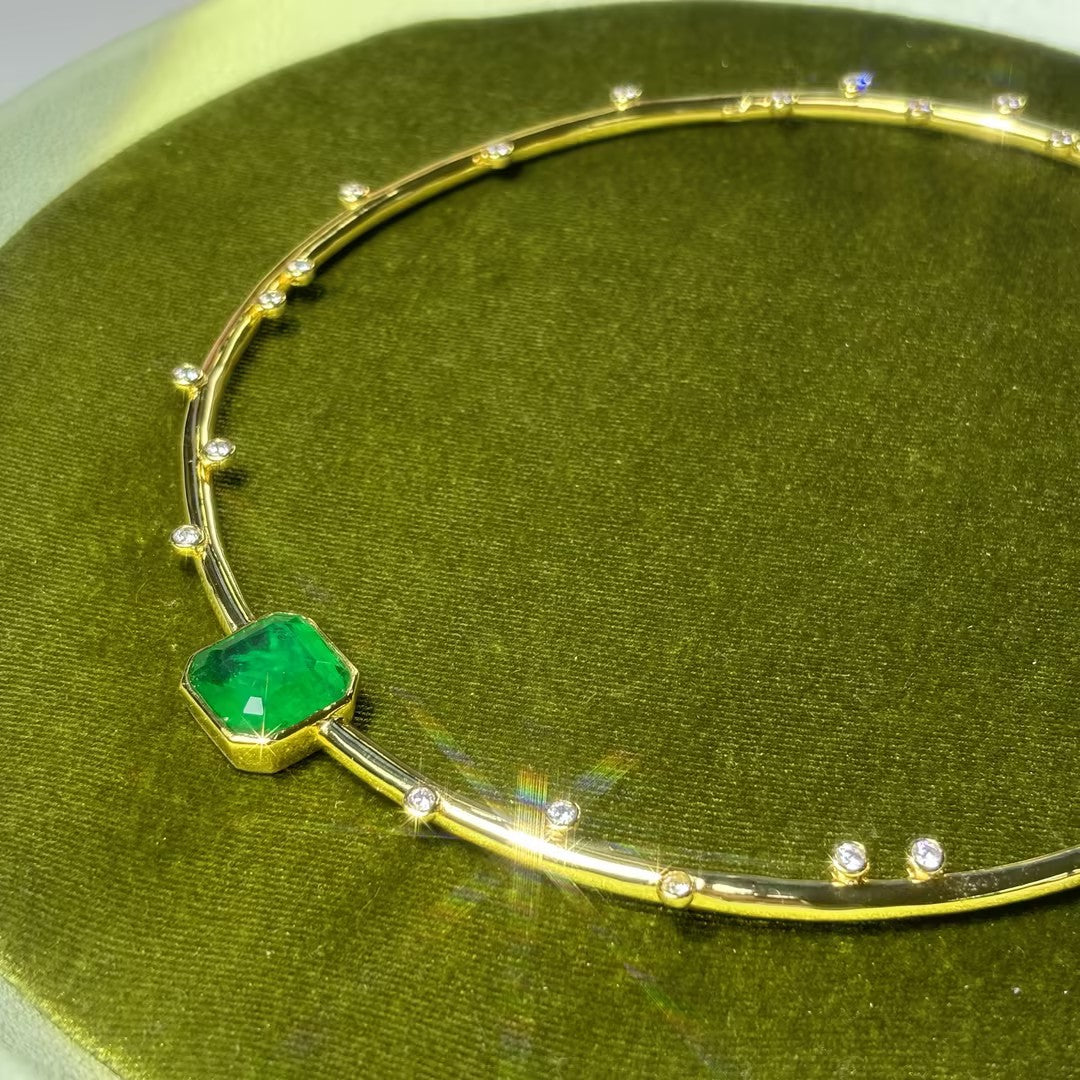 Stunning cushion-cut emerald necklace-JOSHINY