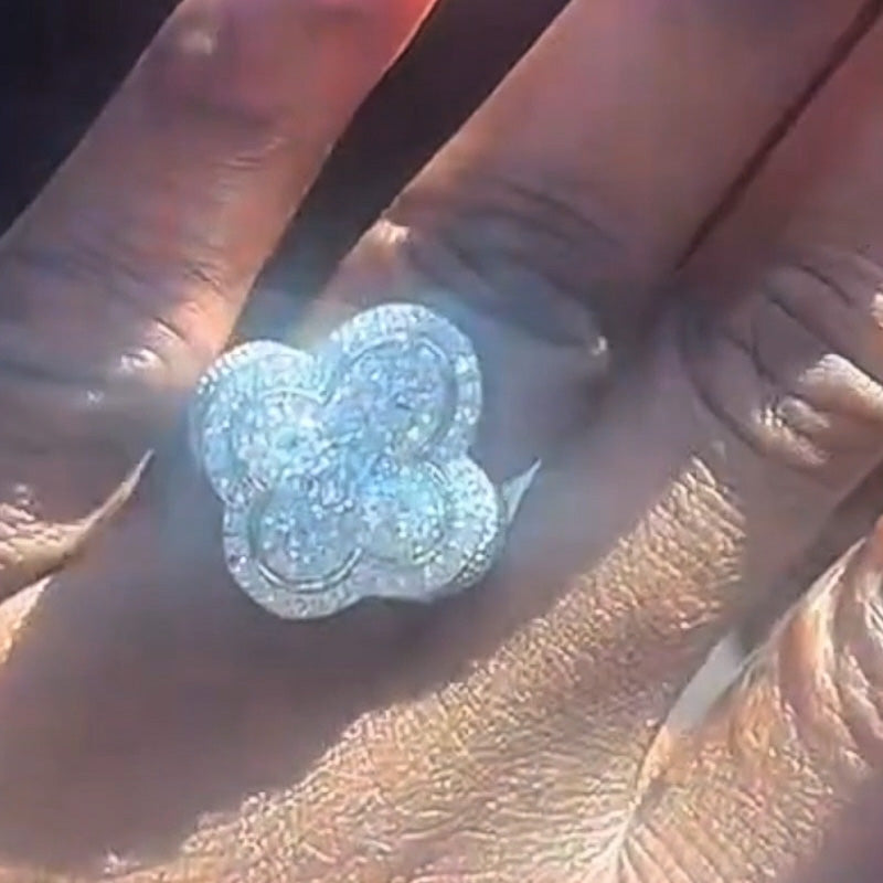 4.87ctw Round Cut Clover Pavé Ring-JOSHINY