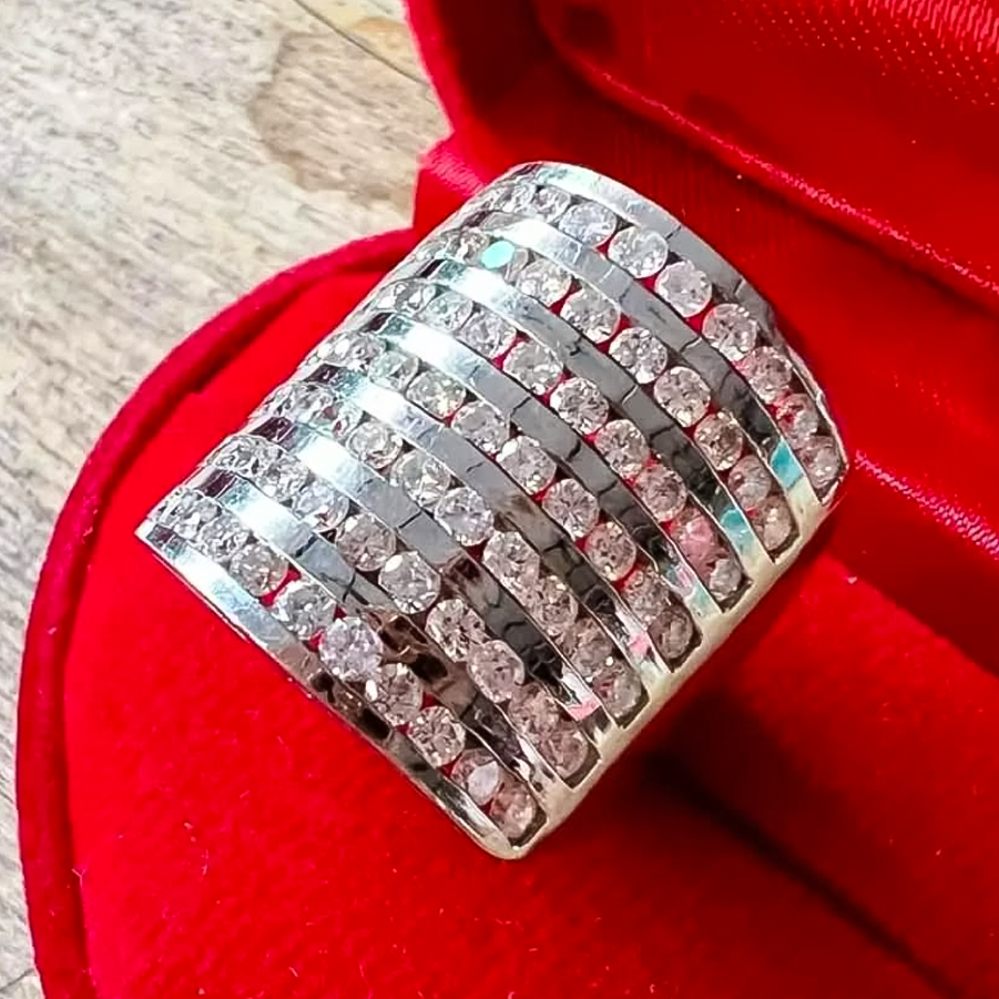 Stylish 5 ctw Round Cut White Gemstone Ring -JOSHINY