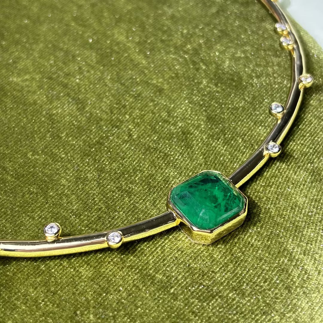 Stunning cushion-cut emerald necklace-JOSHINY