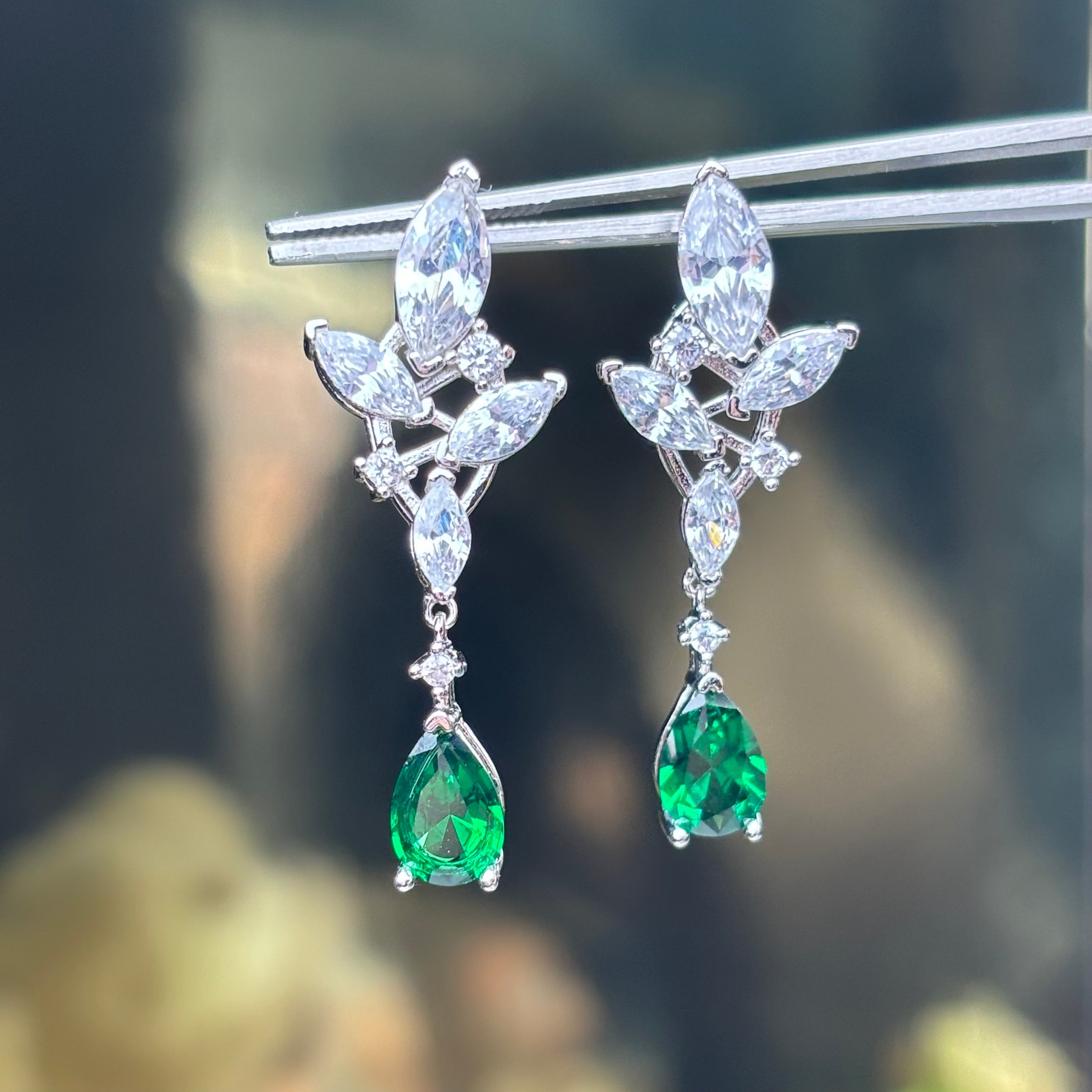 8ctw Pear Cut Emerald Geometric Earrings