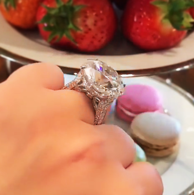 Gorgeous 25 ctw Round Cut White Gemstone Engagement Ring -JOSHINY