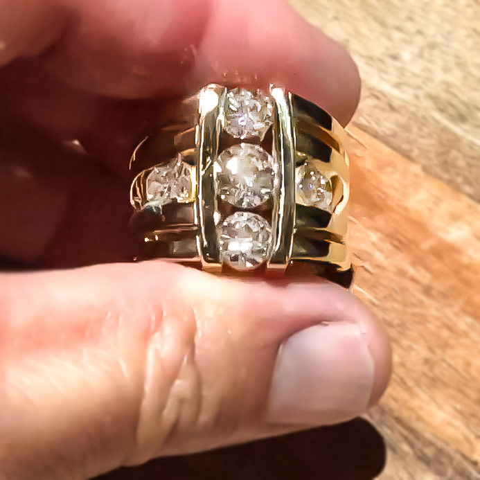 Fashion 4.2 ctw Round Cut White Gemstone Ring for Men and Women -JOSHINY