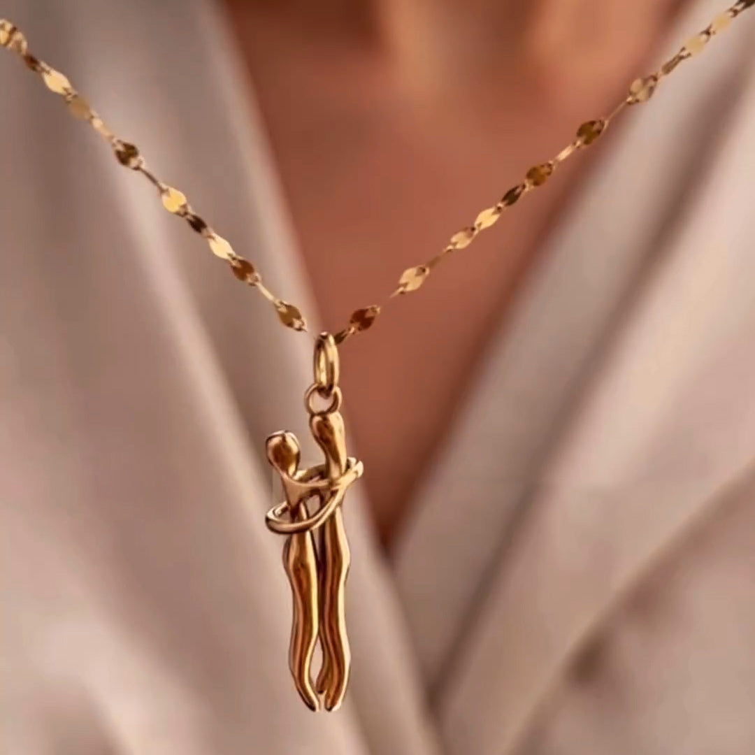 Detachable Embrace Pendant Necklace -JOSHINY