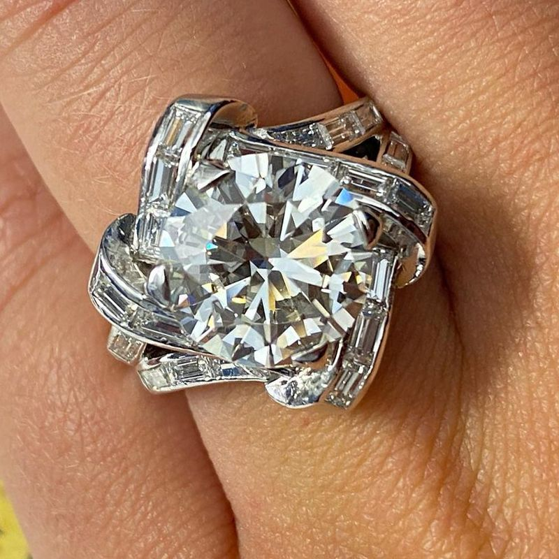 Unique Split Shank Round Cut Diamond Engagement Ring -JOSHINY