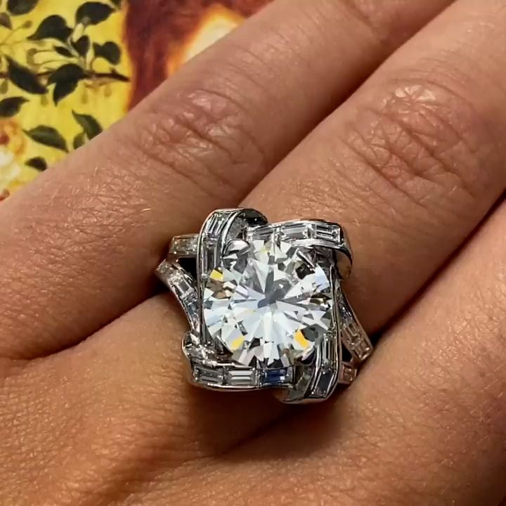 Unique Split Shank Round Cut Diamond Engagement Ring -JOSHINY