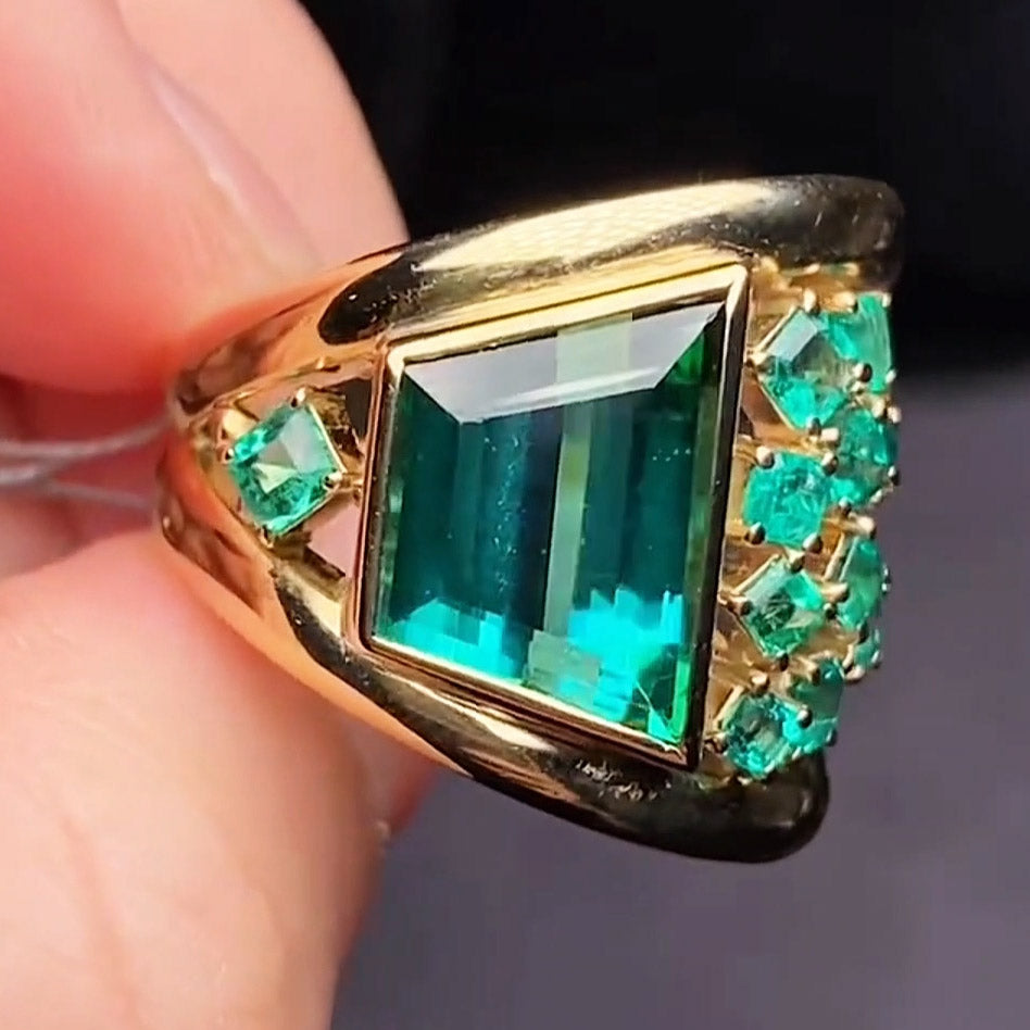 12.0ctw Trapezoid Cut Emerald Random Setting Ring -JOSHINY