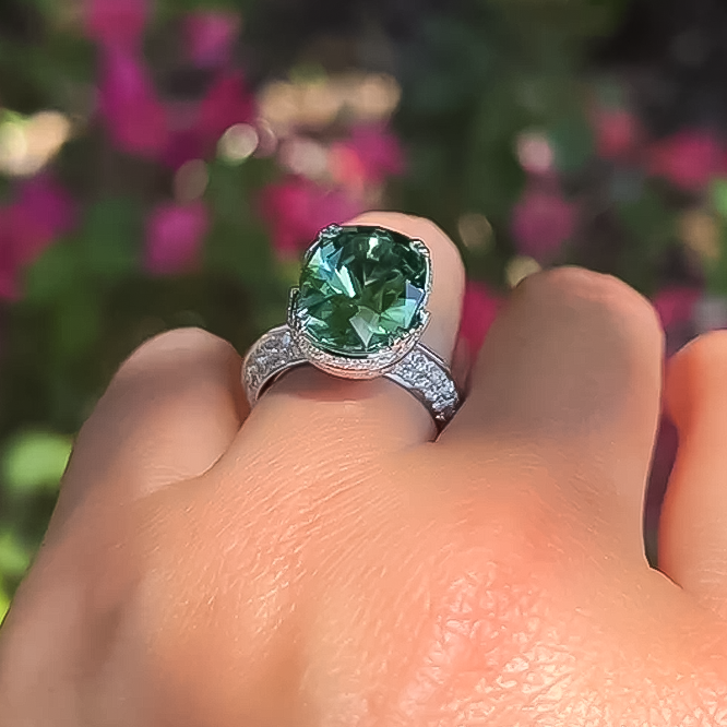 Exquisite 8 ctw Oval & Round Cut Green & White Gemstone Ring -JOSHINY