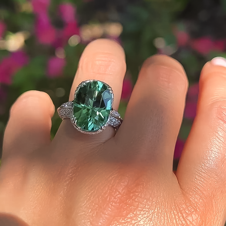 Exquisite 8 ctw Oval & Round Cut Green & White Gemstone Ring -JOSHINY