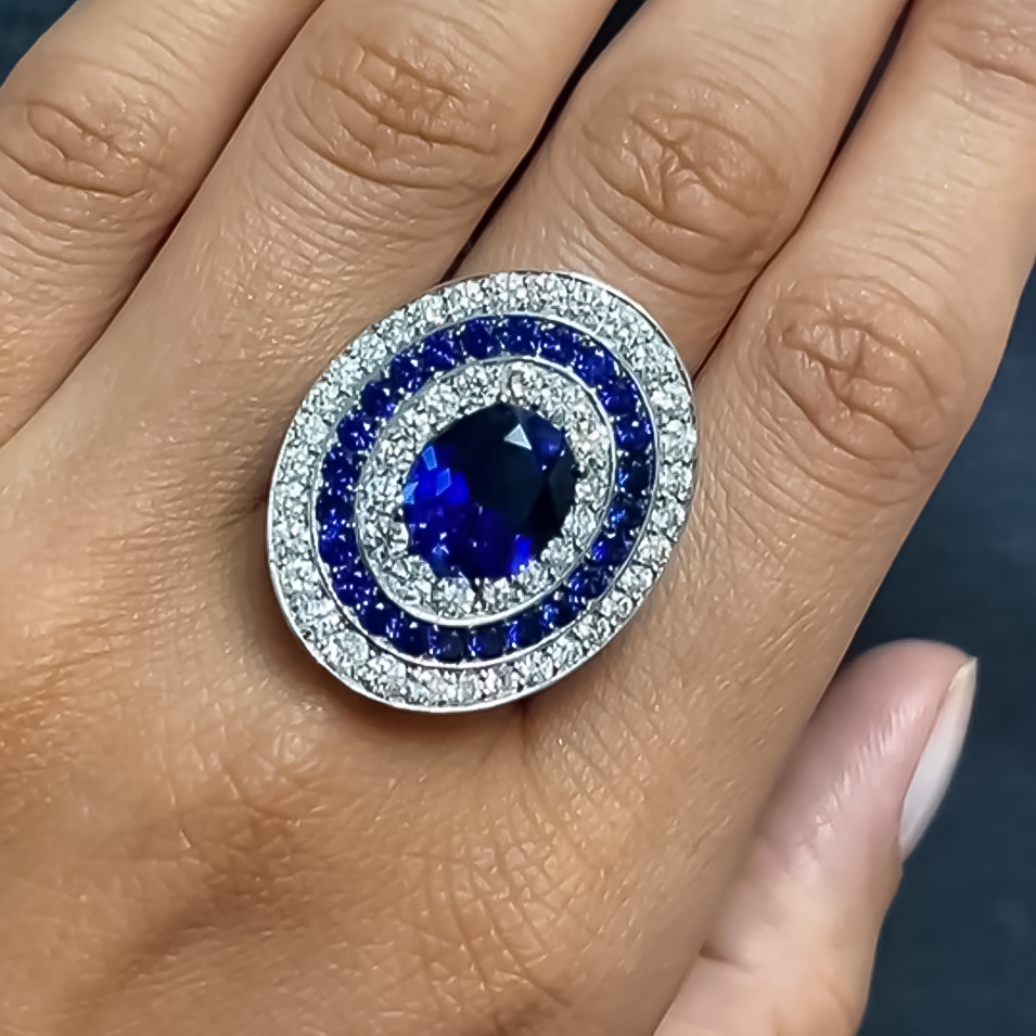 Elegant 3.5 ctw Oval Cut Sapphire Halo Pavé Ring -JOSHINY