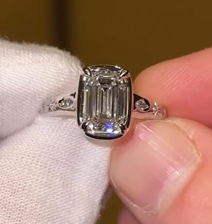 Stylish 2 ctw Emerald Cut White Gemstone Engagement Ring -JOSHINY