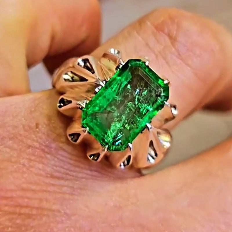 5.0ctw Emerald Decorative Skeleton Ring -JOSHINY