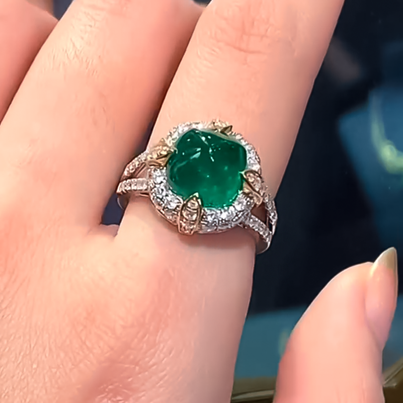 Exquisite 6 ctw Sugar Tower Cut Emerald Ring -JOSHINY