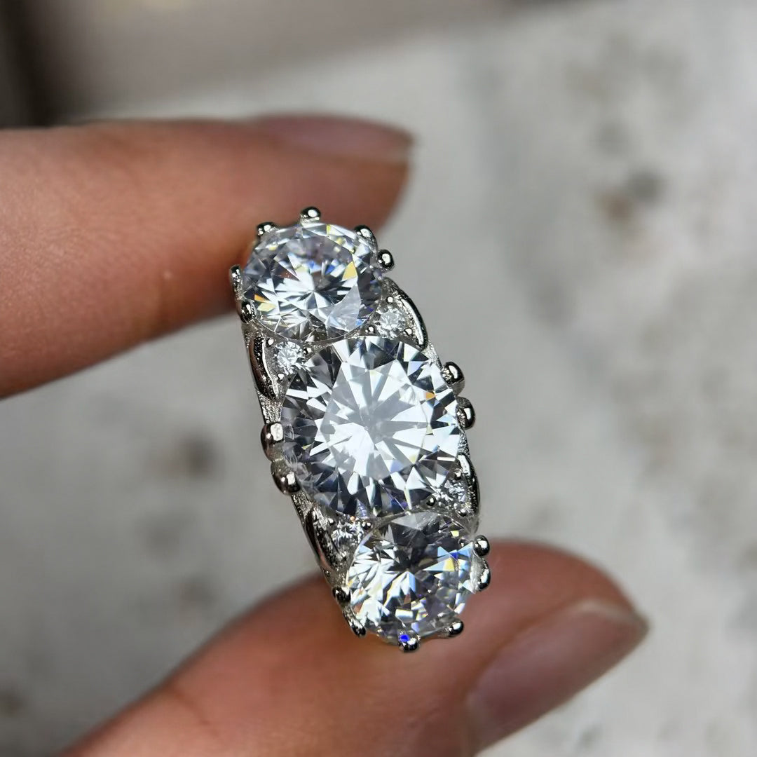 A treasure from the Victorian 3 of the most bright  Old European Cut gemstones Ring