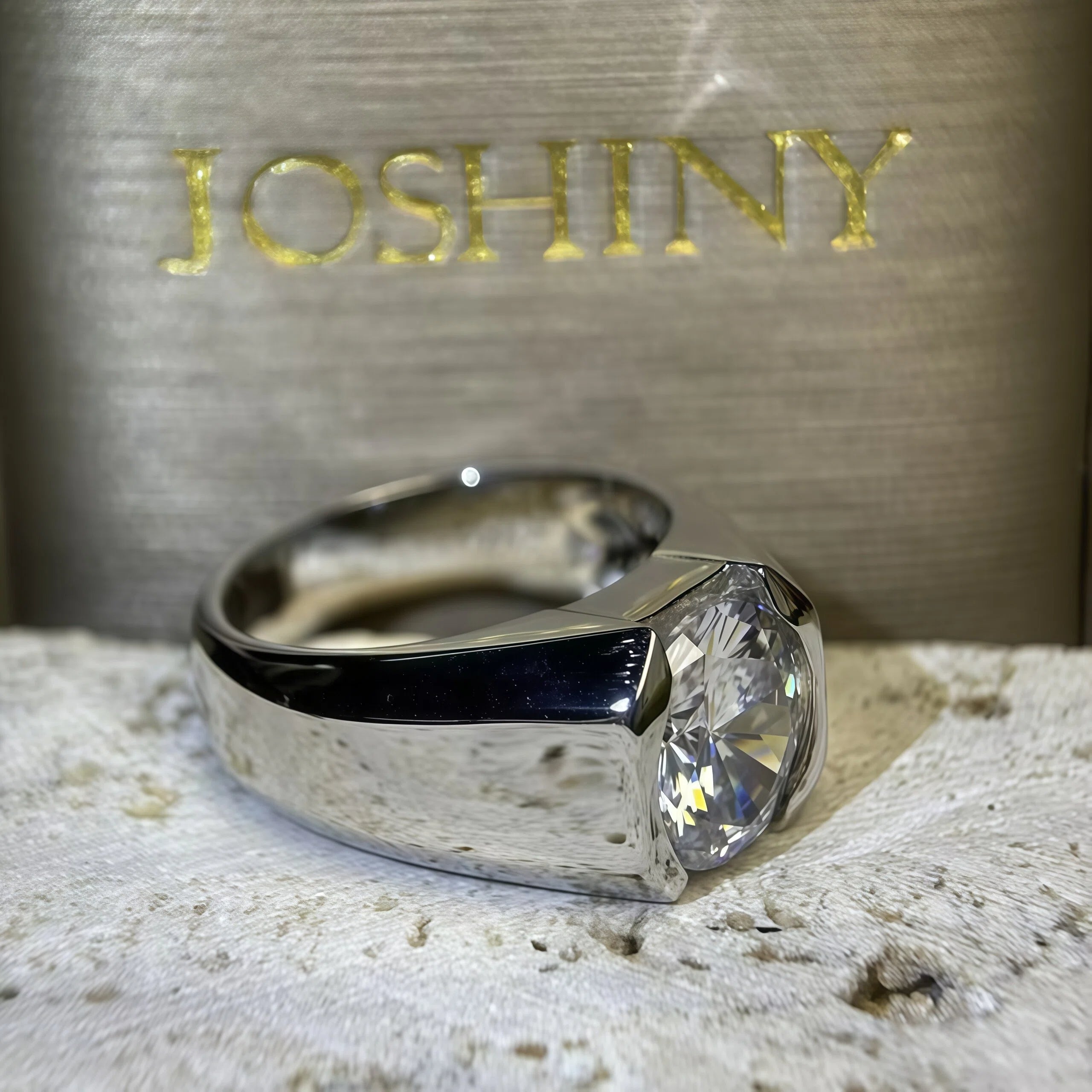 4.0Ct oval-cut stirrup-patterned gemstone ring