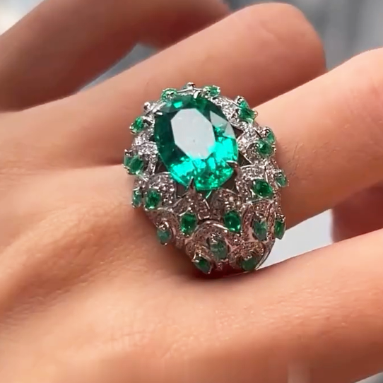 Gorgeous 12 ctw Oval Cut Emerald Cocktail Ring -JOSHINY