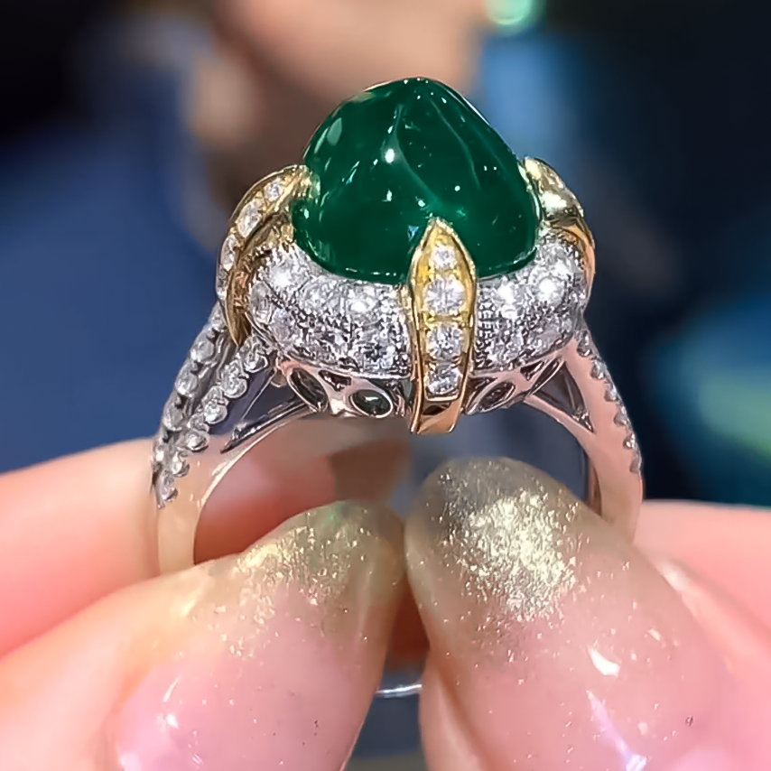 Exquisite 6 ctw Sugar Tower Cut Emerald Ring -JOSHINY