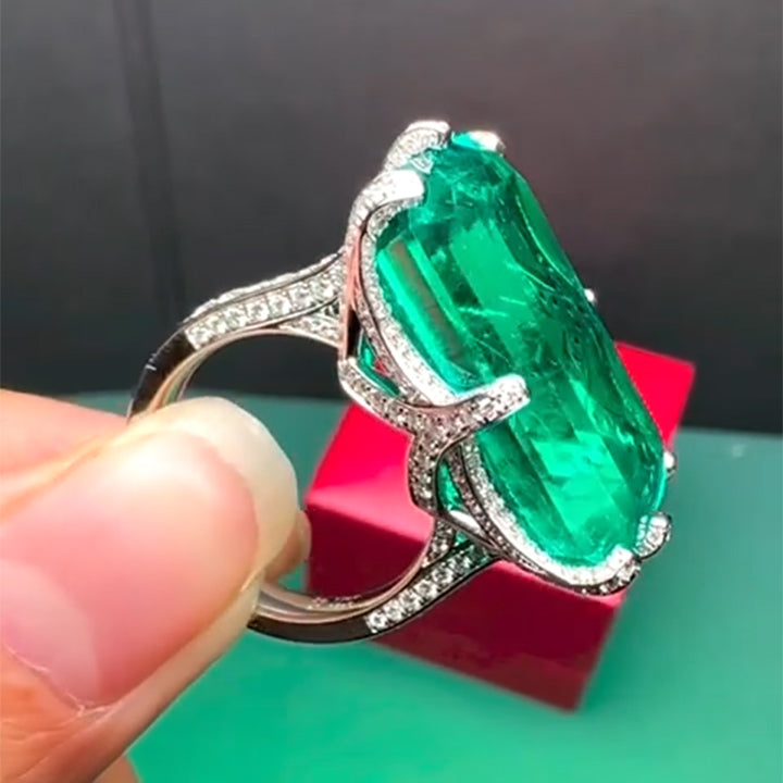 12ct Lab Cultured Emerald Gemstone Ring