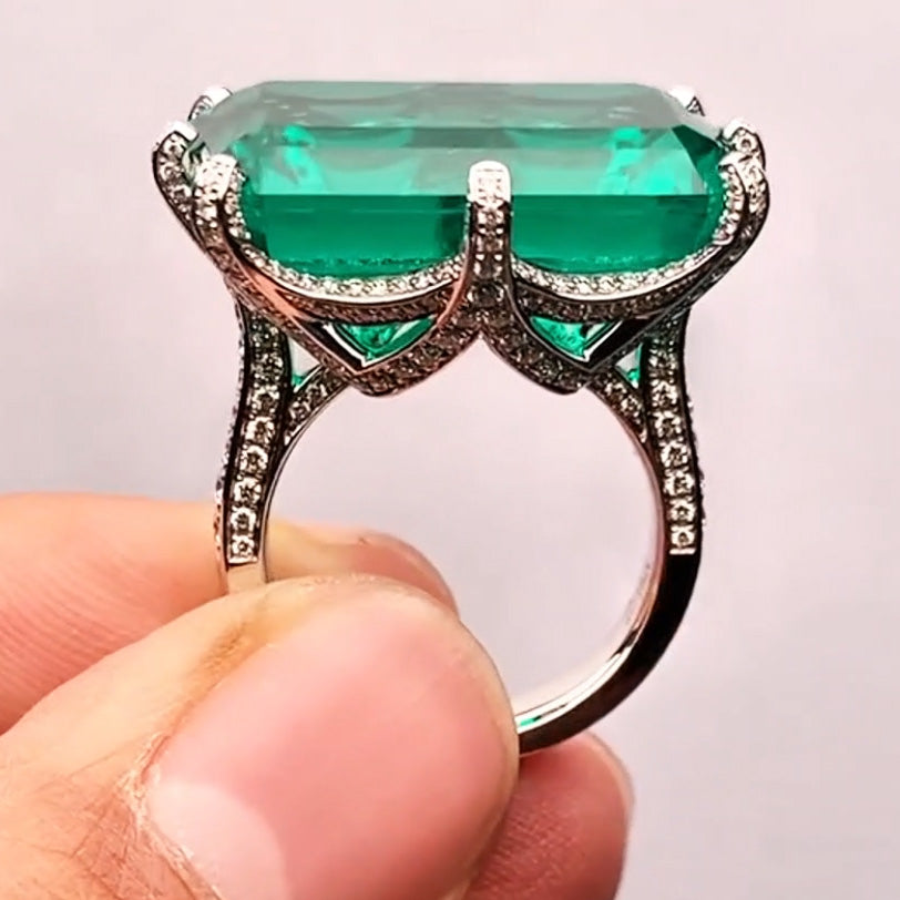 12ct Lab Cultured Emerald Gemstone Ring