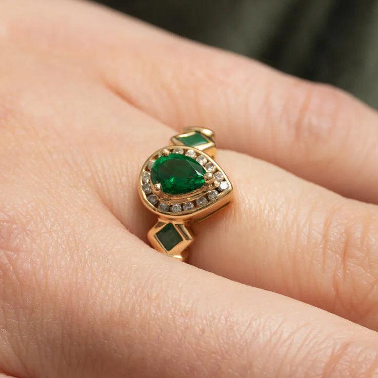 2.5Ctw Teardrop Emerald Halo Ring-JOSHINY