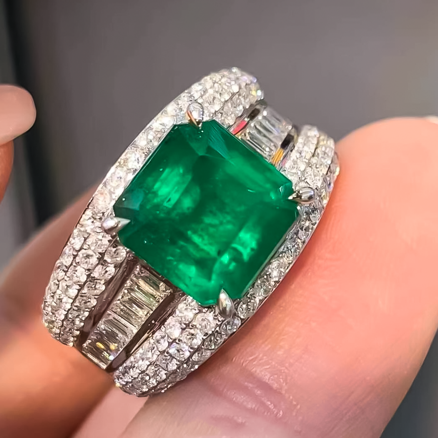 Elegant 8 ctw Square Cut Emerald Ring -JOSHINY