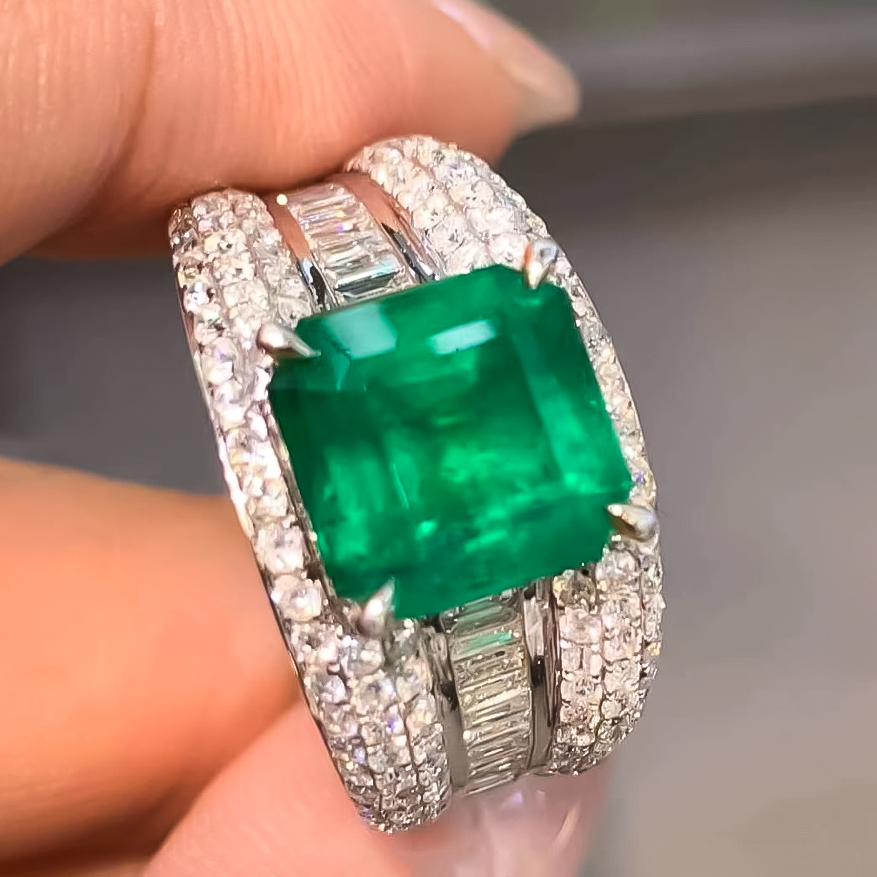 Elegant 8 ctw Square Cut Emerald Ring -JOSHINY