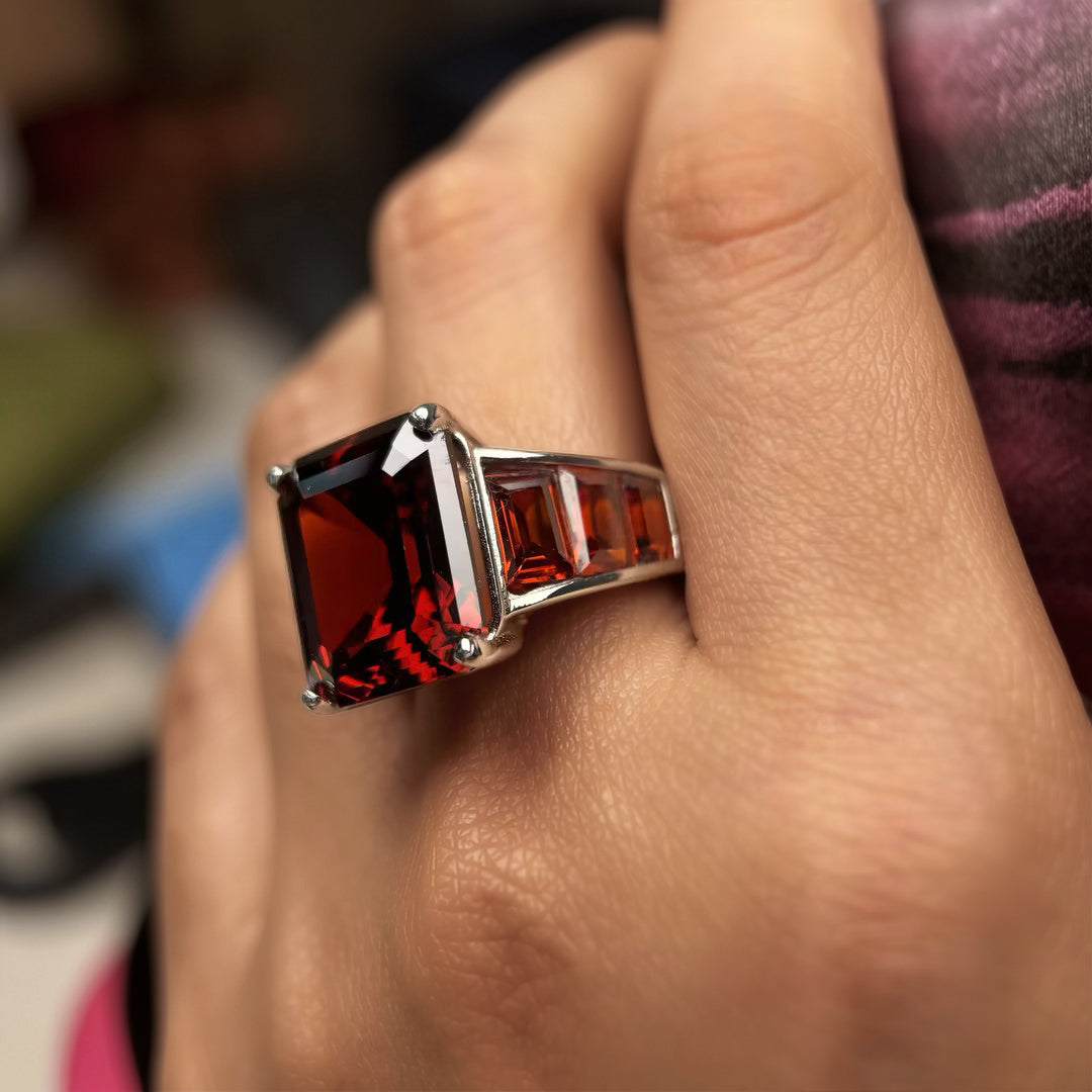 7.5Ctw Detailed Garnet Ring-JOSHINY