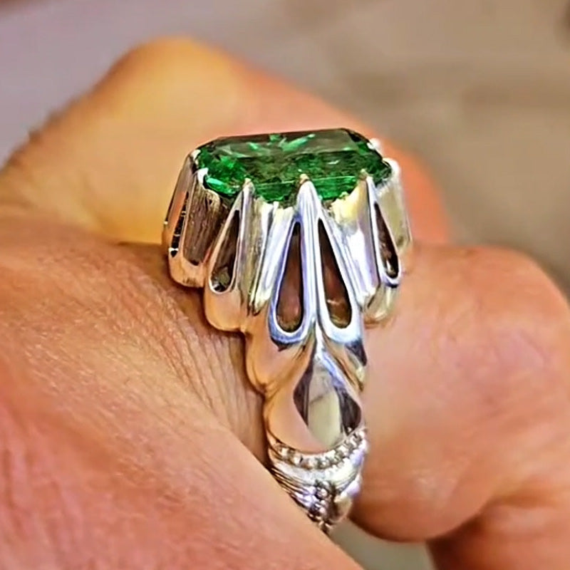 5.0ctw Emerald Decorative Skeleton Ring -JOSHINY