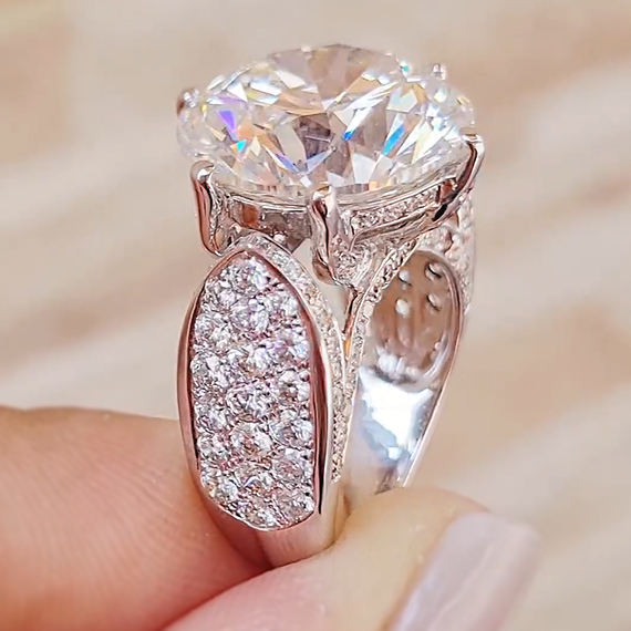 Exquisite 9 ctw Round Cut White Gemstone Engagement Ring -JOSHINY