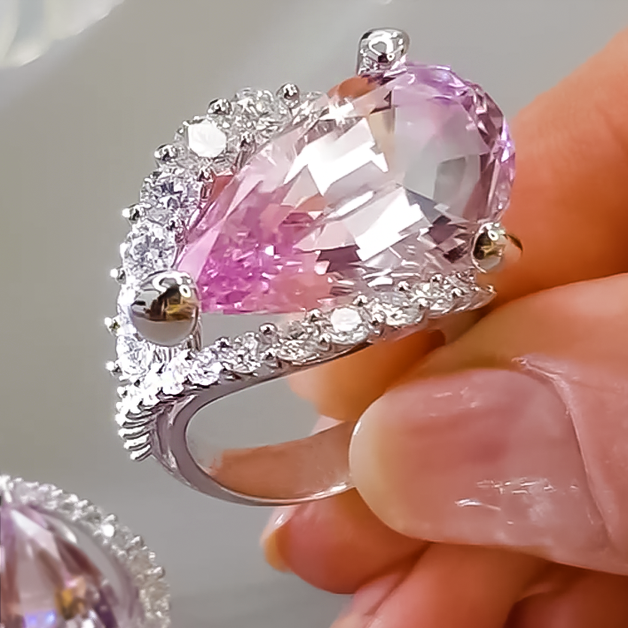 Elegant 8 ctw Pear Cut Pink Gemstone Cocktail Ring -JOSHINY