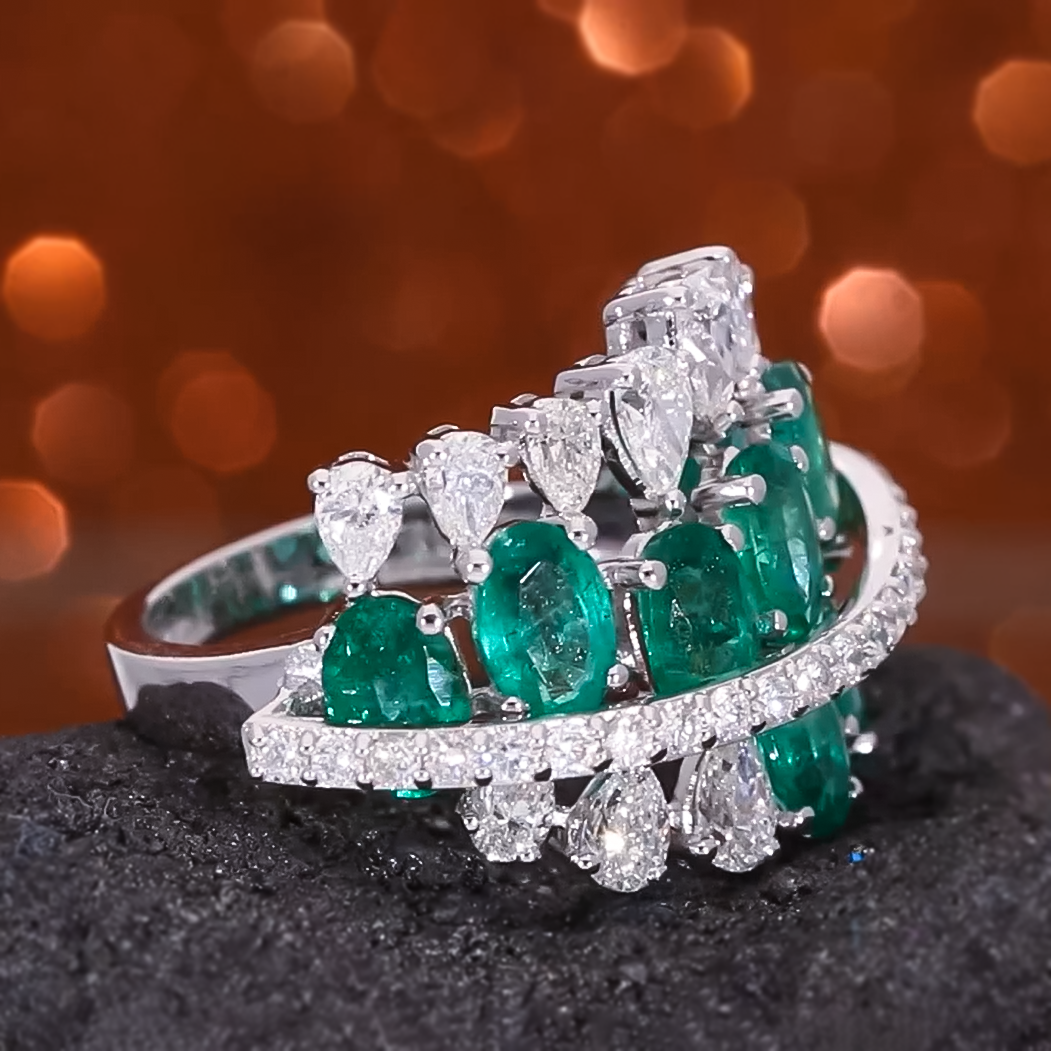 Elegant 4 ctw Multi-Cut Emerald & White Gemstone Ring -JOSHINY