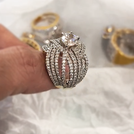 Exquisite 5 ctw Round Cut White Gemstone Engagement Ring -JOSHINY