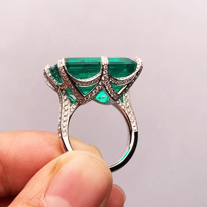 12ct Lab Cultured Emerald Gemstone Ring