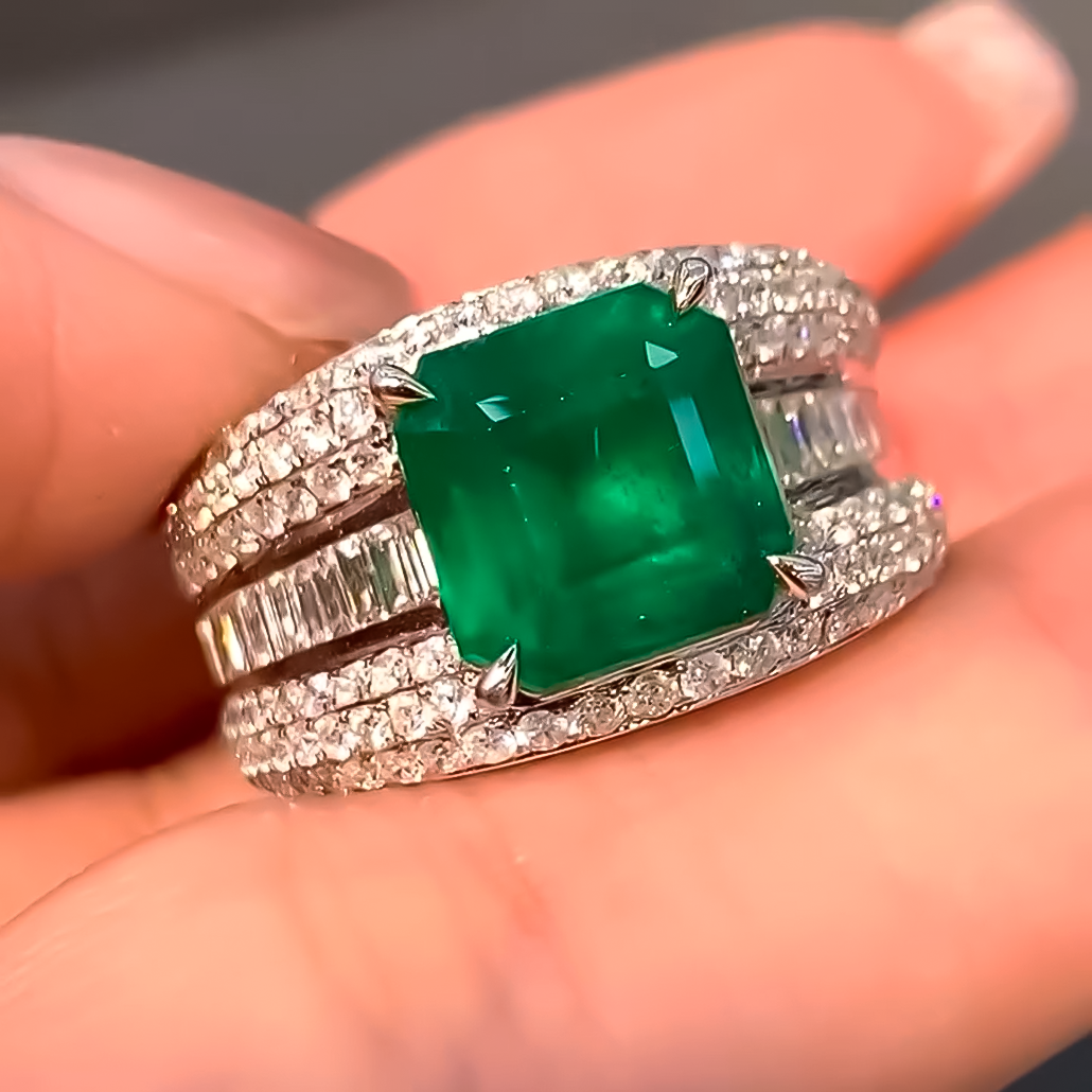 Elegant 8 ctw Square Cut Emerald Ring -JOSHINY