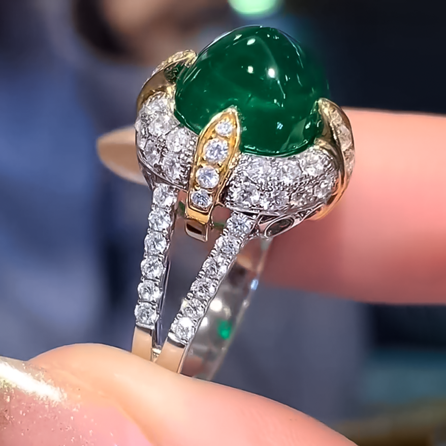 Exquisite 6 ctw Sugar Tower Cut Emerald Ring -JOSHINY