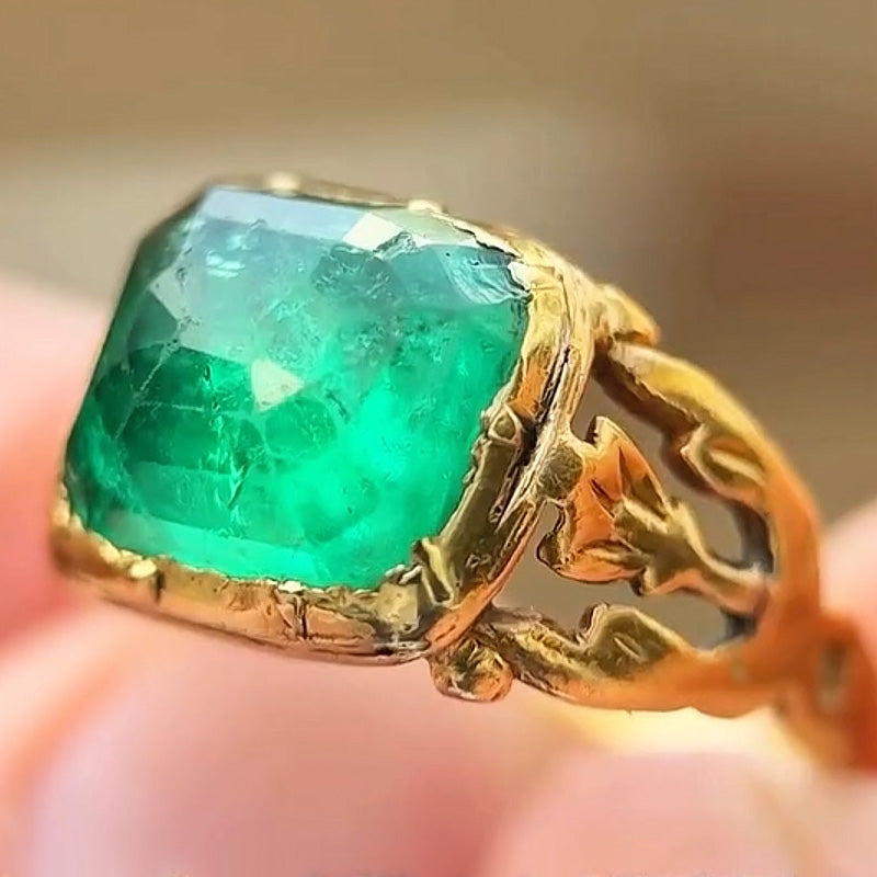 5ct Vibrant Emerald Gemstone Vintage Ring -JOSHINY