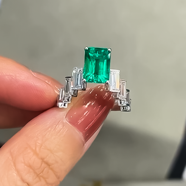 Modern 4 ctw Emerald & Baguette Cut Emerald & White Gemstone Step Ring -JOSHINY