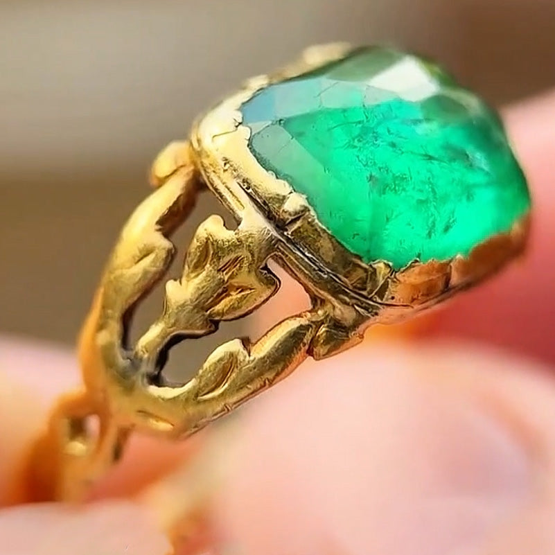 5ct Vibrant Emerald Gemstone Vintage Ring -JOSHINY