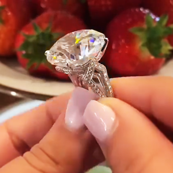 Gorgeous 25 ctw Round Cut White Gemstone Engagement Ring -JOSHINY