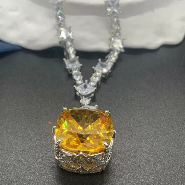 120ctw Fashion Cushion Cut Yellow And Emerald Gemstone Necklace