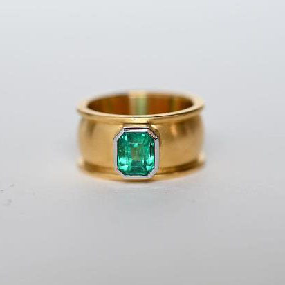 2 ctw Minimalist 2-Tone Emerald Cut Emerald Ring